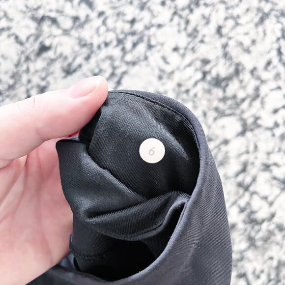 Lululemon Black Wunder Under Crop - Picture 6 of 7